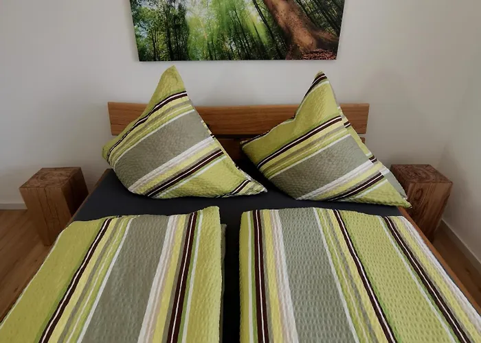 Grosse Gartenblick Mit Terrasse