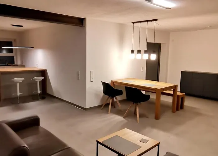 Grosse Gartenblick Mit Terrasse *